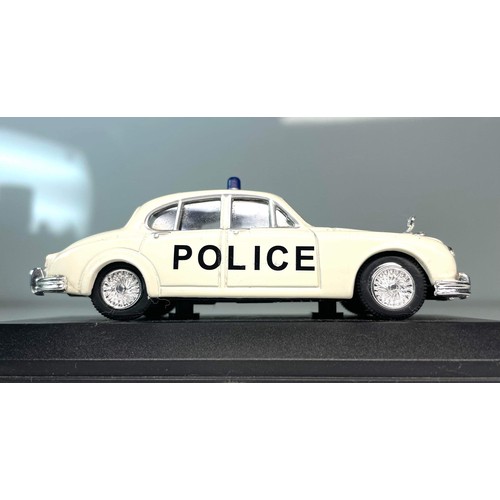 176 - MODEL OF A POLICE JAGUAR MK II