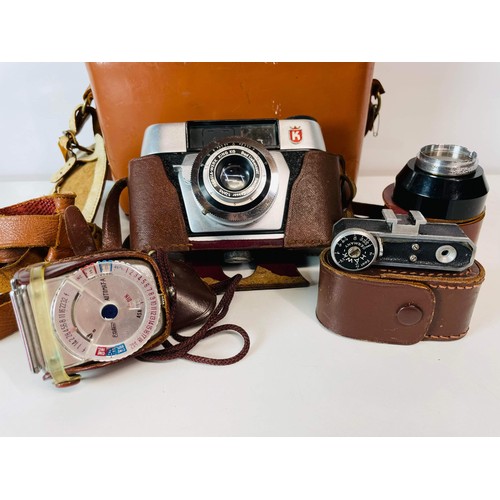 173 - MIXED VINTAGE CAMERA WARE WITH CASE