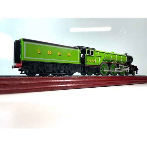 170 - LNER FLYING SCOTSMAN MODEL ON STAND