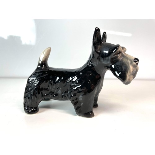 149 - DOG FIGURE