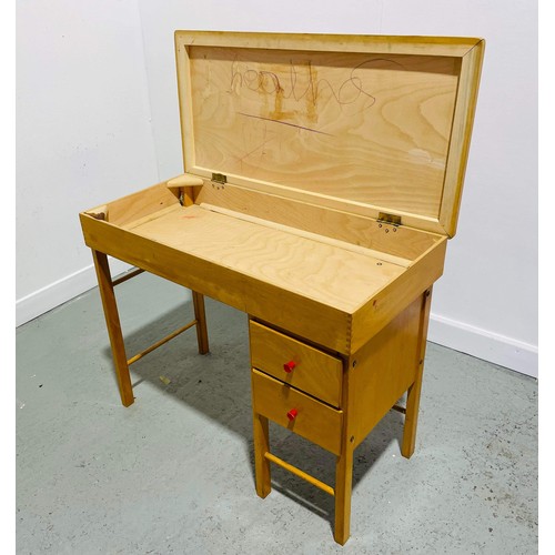 63 - CHILDREN SCHOOL DESK