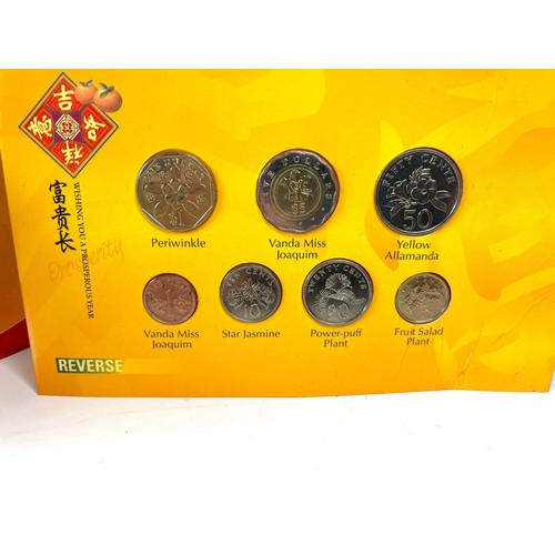 136 - 2001 SINGAPORE COIN SET