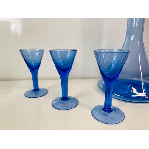 171 - BLUE GLASS DECANTER SET