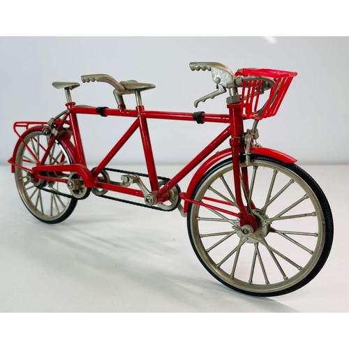 168 - WORKING SCALED MODEL OF A RED TANDEM BICYCLE / ONE PEDAL IS OFF SEE PICTURES