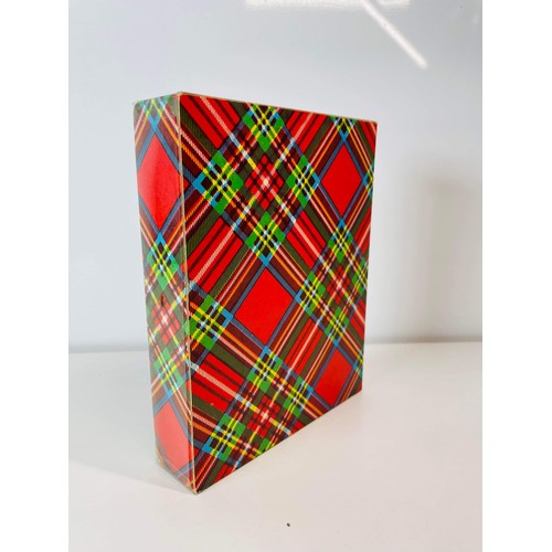 116 - TARTAN WHISKY BOTTLE POURER