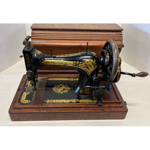 225 - WOODEN CASED TABLE TOP SINGER SEWING MACHINE