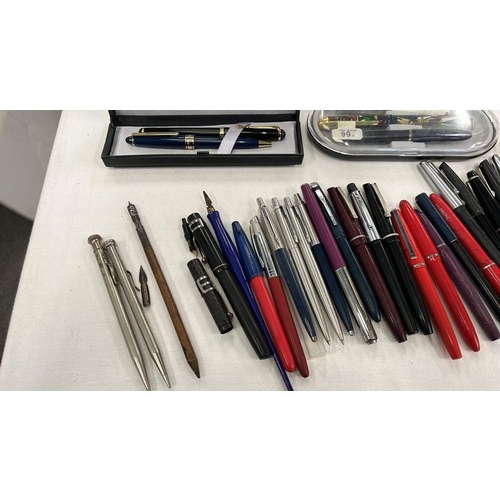 226 - QTY OF FOUNTAIN AND PARKER PENS