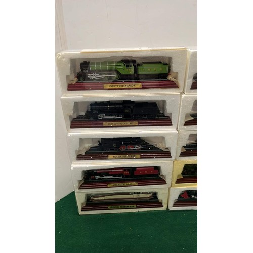 236 - 10 X MODEL TRAINS