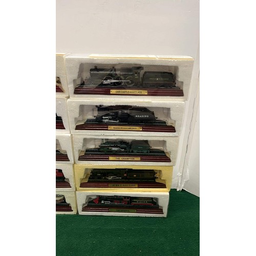 236 - 10 X MODEL TRAINS