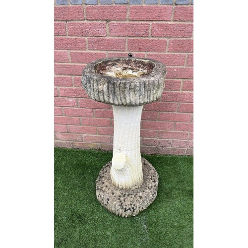 770 - TALL GARDEN BIRD BATH