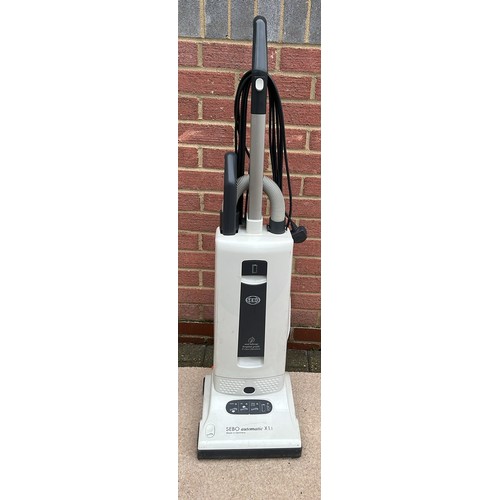 768 - SEBO UPRIGHT VACUUME