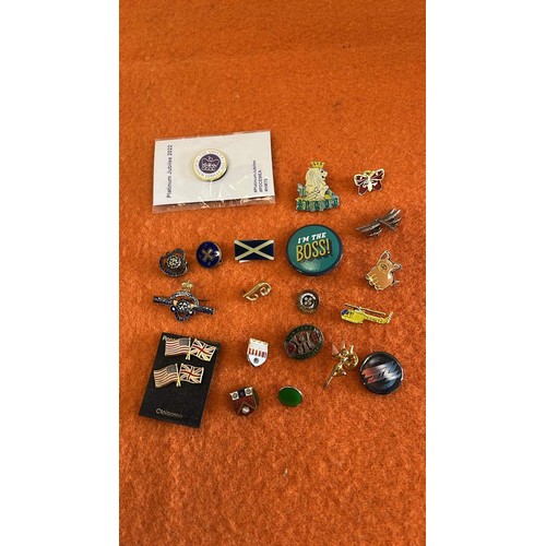 1009 - Selection of badges