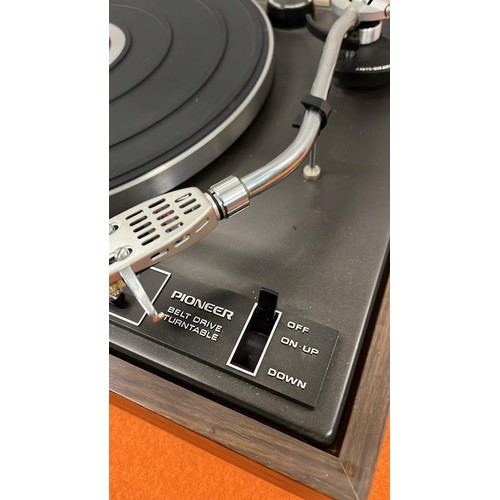 1023 - PIONEER TURN TABLE