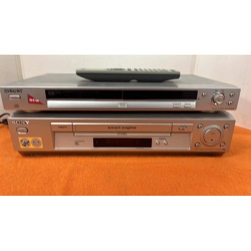 1010 - SONY DVD AND VIDEO PLAYER