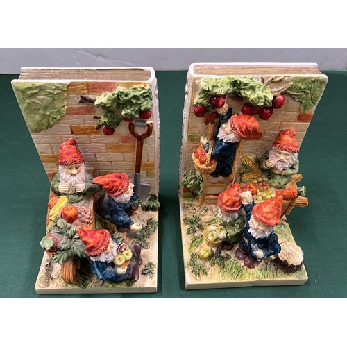 162 - GARDEN GNOME BOOKENDS