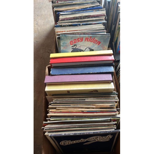 123 - LARGE QTY OF MIXED ARTIST AND MUSIC LPS