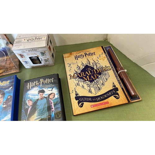 132 - HARREY POTTER COLLECTABLES