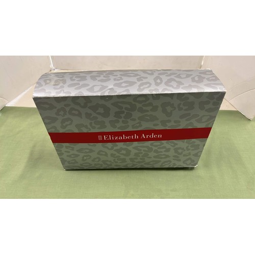 294 - ELIZABETH ARDEN MAKEUP BAG SET