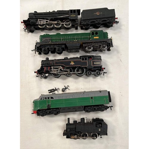 462 - 5 X PLAY WORN 00 GAUGE TRAIN MODELS