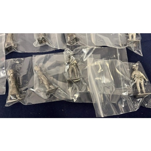 21 - MASTERS METAL MILITARY FIGURES