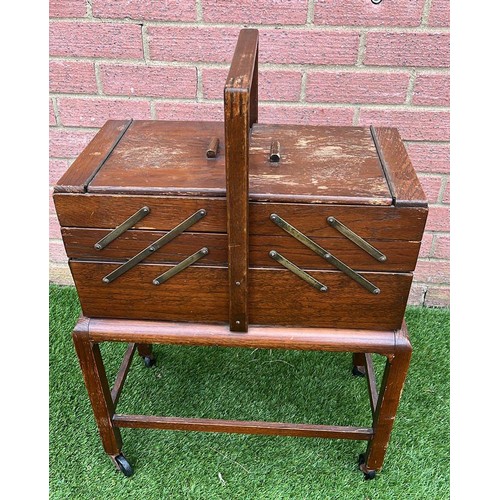 33 - OAK MOBILE SEWING BOX