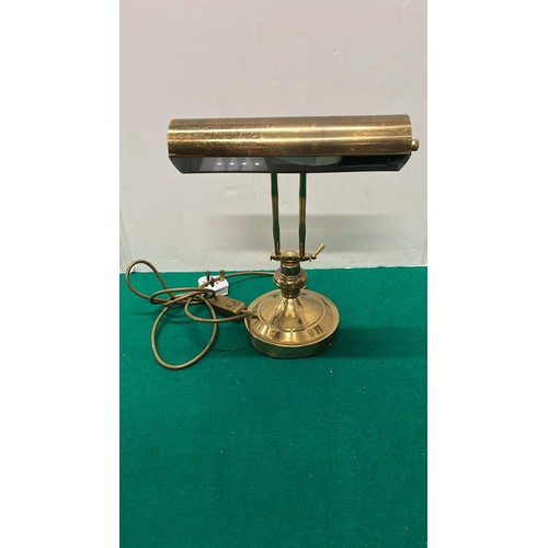 41 - BRASS BANKERS DESK LAMP