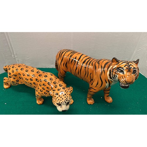 686 - TWO LARGE BESWICK TIGER & CHEETAH