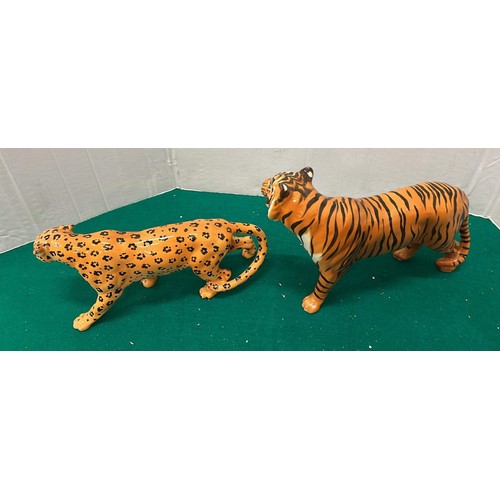 686 - TWO LARGE BESWICK TIGER & CHEETAH