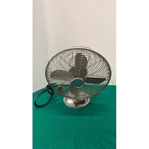 676 - DESK FAN