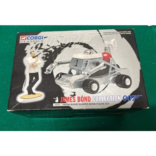 32 - CORGI CLASSICS / JAMES BOND OO7 MOON BUGGY AND JAMES FIGURE SET