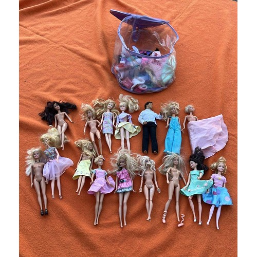 4 - Collection of jointed dolls to include Barbie 1968-2010