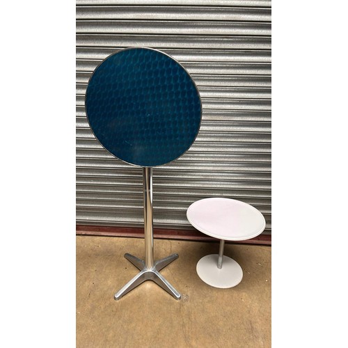 888 - RETRO HIGH TILT TOP PUB TABLE & WHITE TABLE