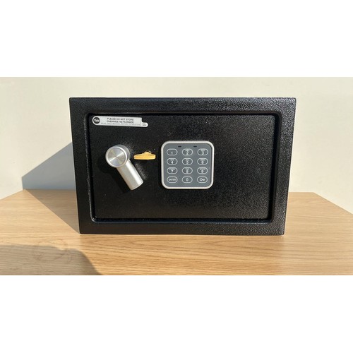 109 - BLACK SAFE WITH KEYS