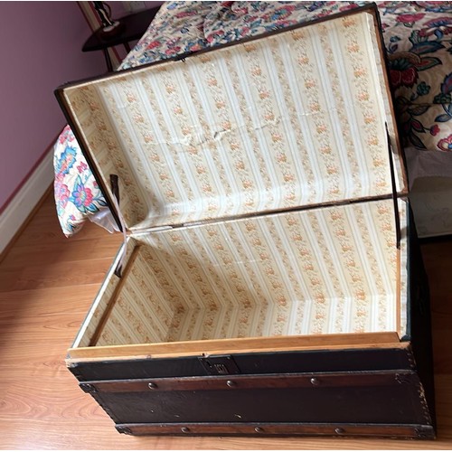 327 - LARGE VINTAGE BANDED TRAVEL TRUNK