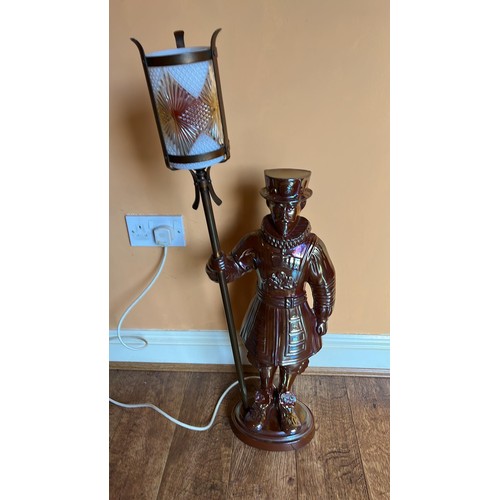 331 - LARGE TALL METAL LUSTRE FINISH BEEFEATER SIDE LAMP