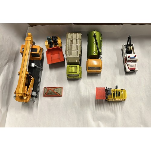 455 - DINKY VEHICLES