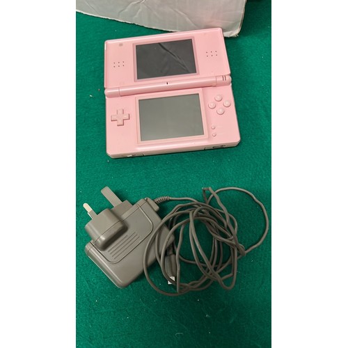 445 - NINTENDO GAME BOY AND TRAVEL DVD PLAYER