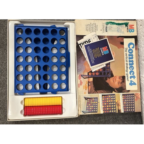 424 - 5 X MB BOXED BOARD GAMES