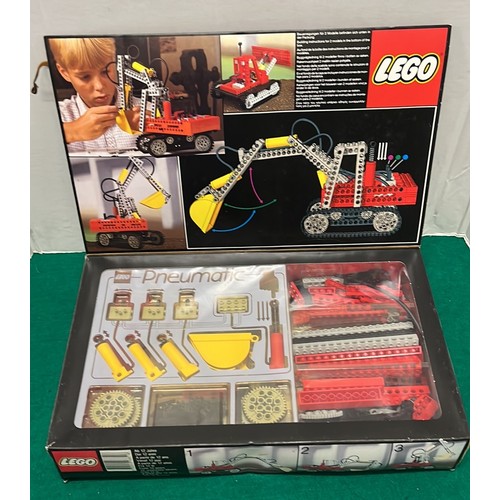 404 - LEGO 8851 DIGGER