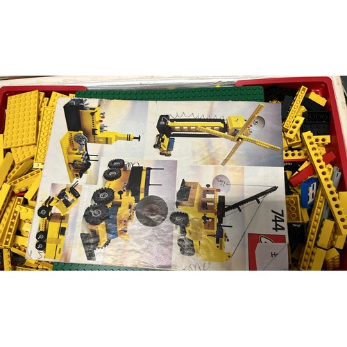 402 - LEGO 744 BOX SET