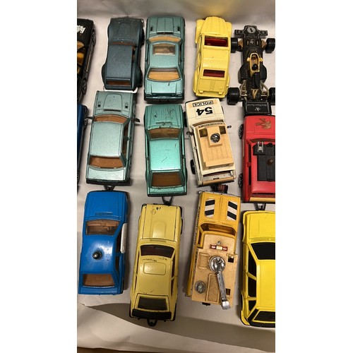 388 - LARGE DIE CAST MODEL CARS MIXED MAKERS