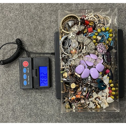 132 - 2.8KG COSTUME JEWELLERY