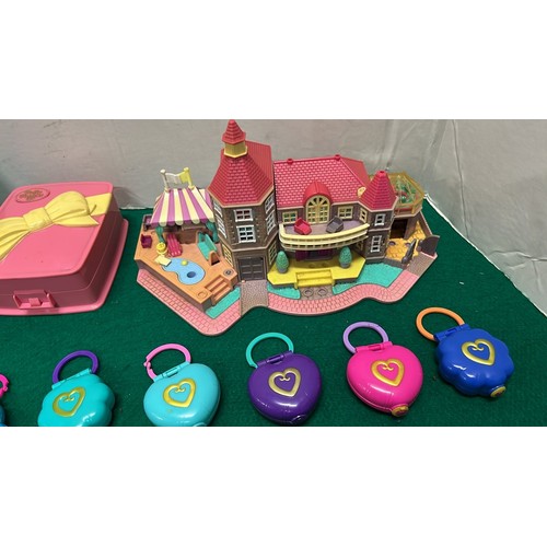 141 - SELECTION OF POLLY POCKETS