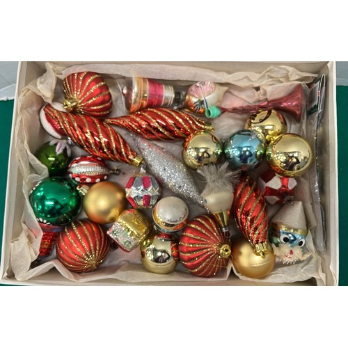 206 - QTY OF CHRISTMAS BAUBLES