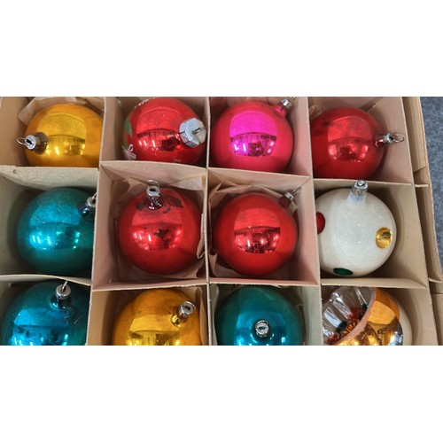 114 - CHRISTMAS BAUBLES