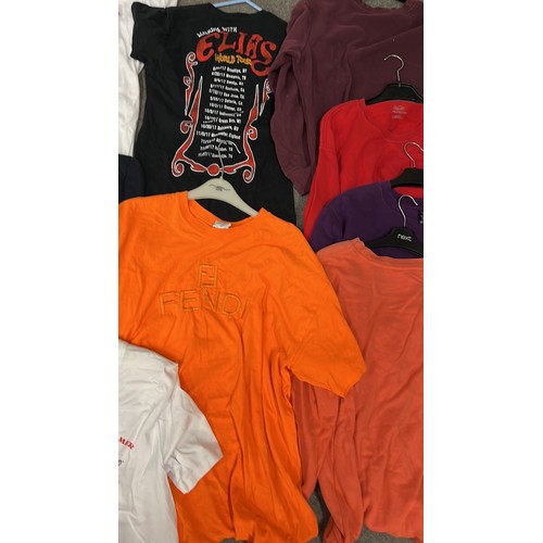 495 - T- SHIRTS