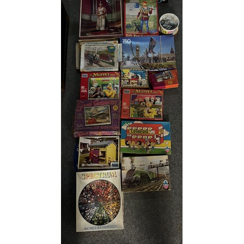 471 - ASSORTMENT OF PUZZLES