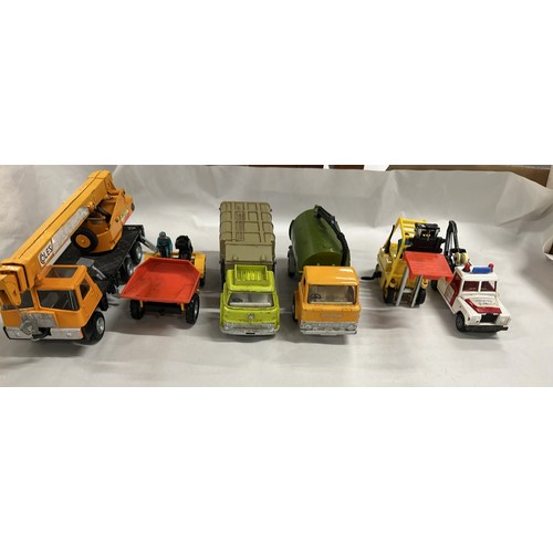 455 - DINKY VEHICLES