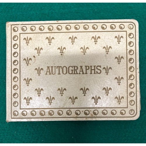 465 - STAMP BOOK AND AUTOGRAPH BOOK WITH CONTENT