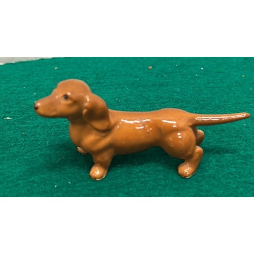 231 - BESWICK AND OTHER DOGS